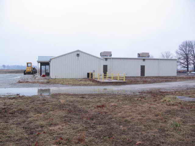 Piqua 36 Drive-In - 2006 Photo (newer photo)